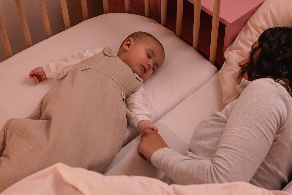 Die Schlafgewohnheiten von Babys im ersten Lebensjahr: Ein umfassender Leitfaden für frisch gebackene Eltern