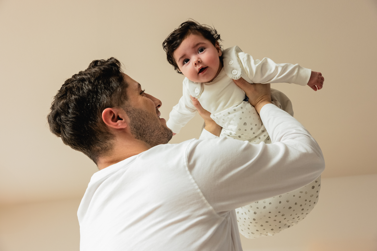 Was trägt das Baby unter dem Schlafsack? TOG-Werte erklärt