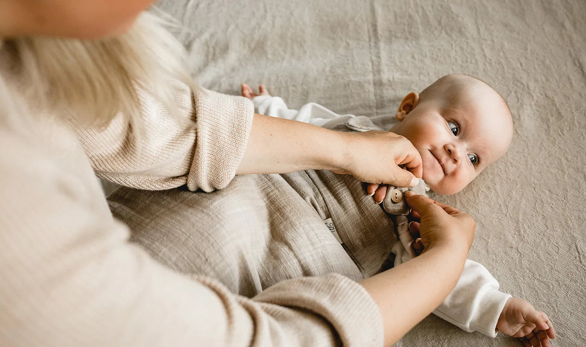 Den richtigen Babyschlafsack finden: Größe, Material & TOG-Werte